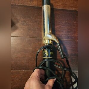 1 1/4 curling iron
